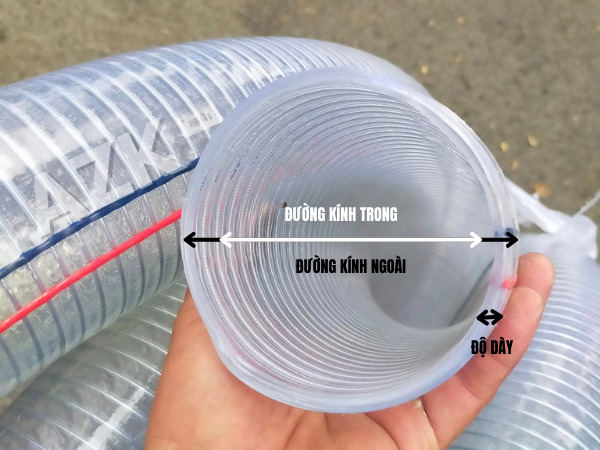 Thông số kỹ thuật cần biết khi mua ống nhựa mềm lõi thép 2 Đường kính trong ngoài và độ dày của ống nhựa mềm lõi thép