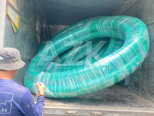 AZK giao hàng ngày 5 tháng 4 năm 2025 8 ống gân xanh D150 tại HCM