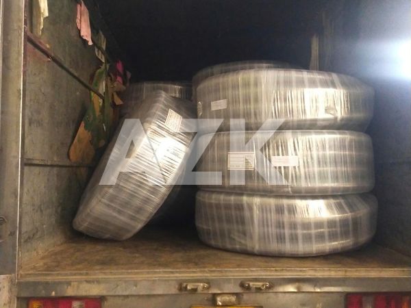 Giao hàng ngày 17 tháng 5 tại AZK 5 10 cuộn ống nhựa mềm lõi thép phi 76