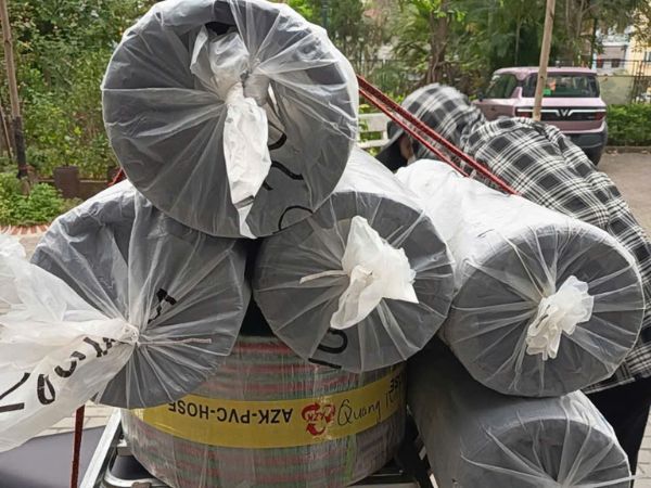 Cập nhật hoạt động giao hàng ngày 20 tháng 5 3 5 cuộn ống gió mềm simili xám và 1 cuộn dây hàn gió đá