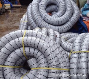 ống hút bụi gân nhựa